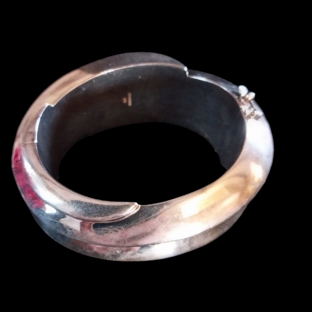 Bayanihan Vintage 85 gram STERLING Silver Large Oval Cuff bracelet handmade